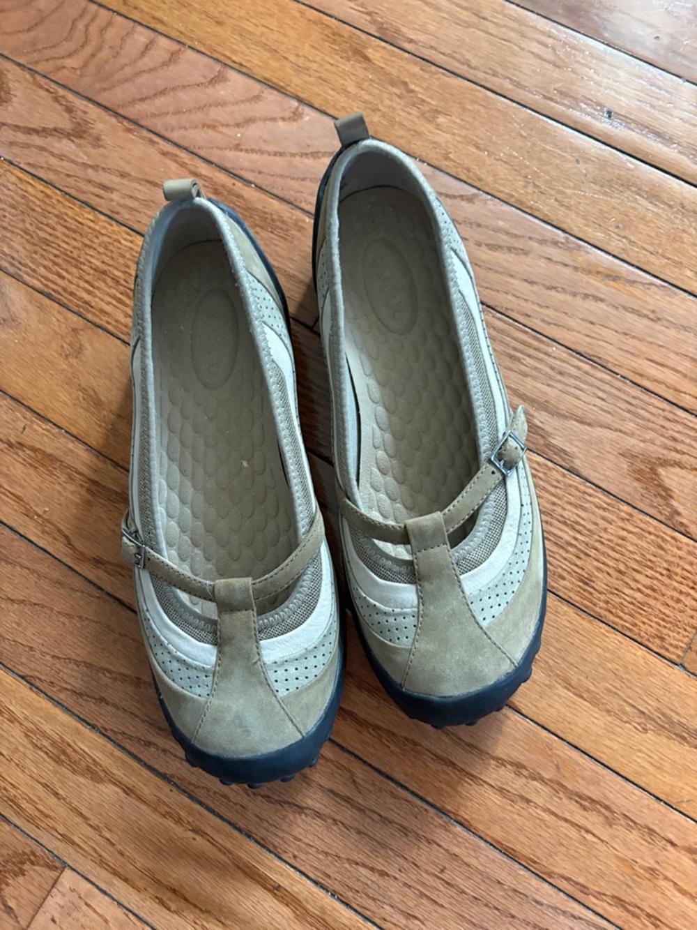 Women’s Casual Mary Jane Flats in Beige Taupe